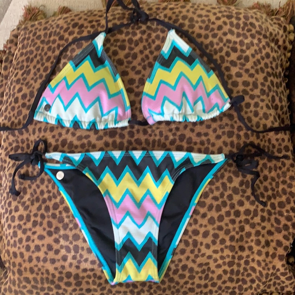 Volcom chevron bikini